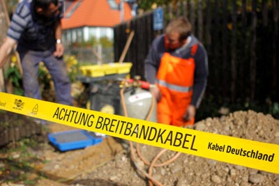 Kabel Deutschland Breitband Ausbau mit Tiefbauarbeiten / Erdarbeiten